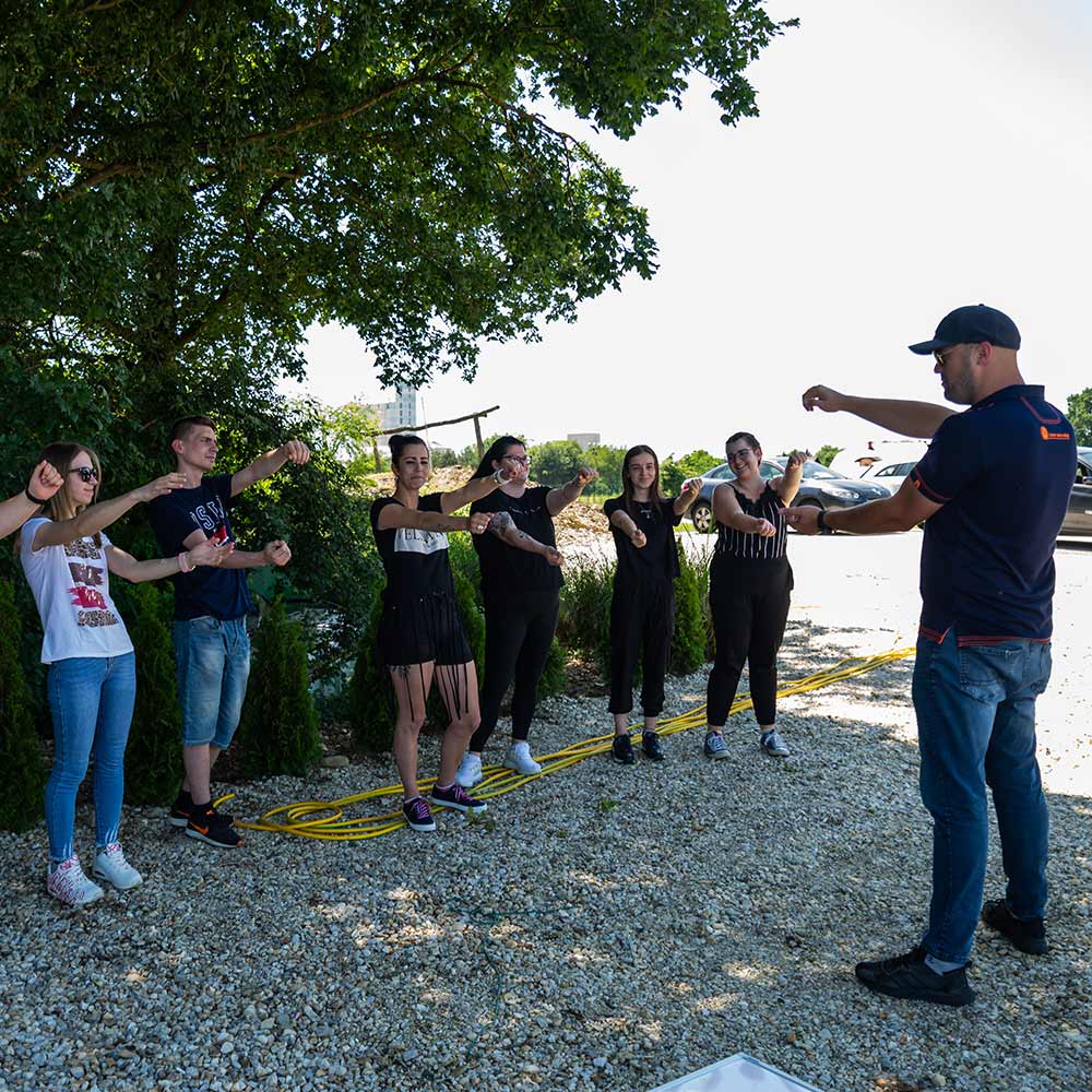 Oprema poligona za varno vožnjo